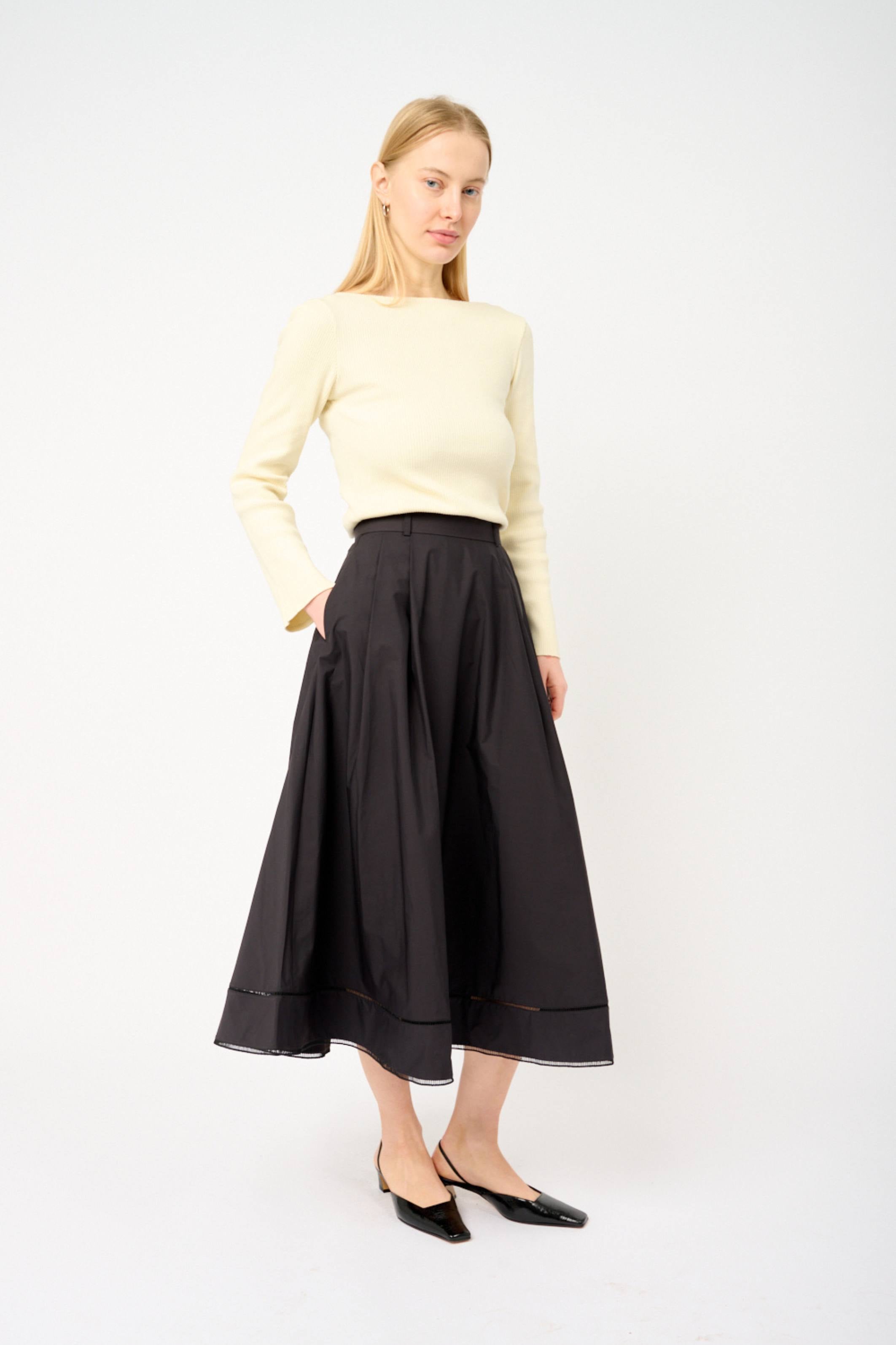 Bestickter Midirock aus Baumwollpopeline