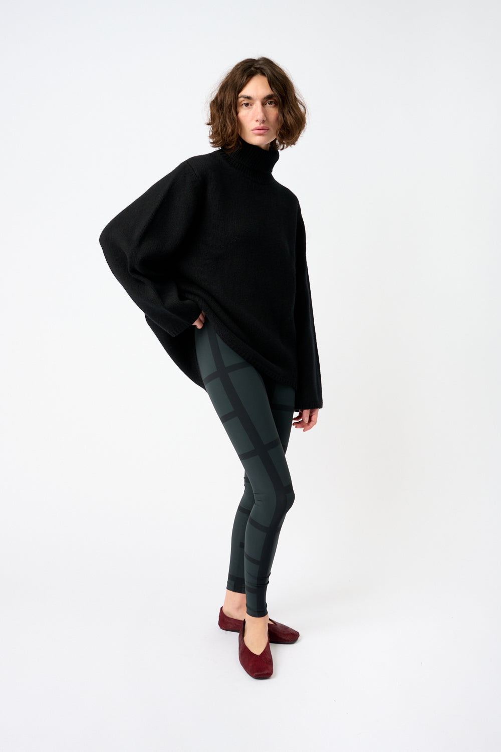 ليغينغز مونوغرام