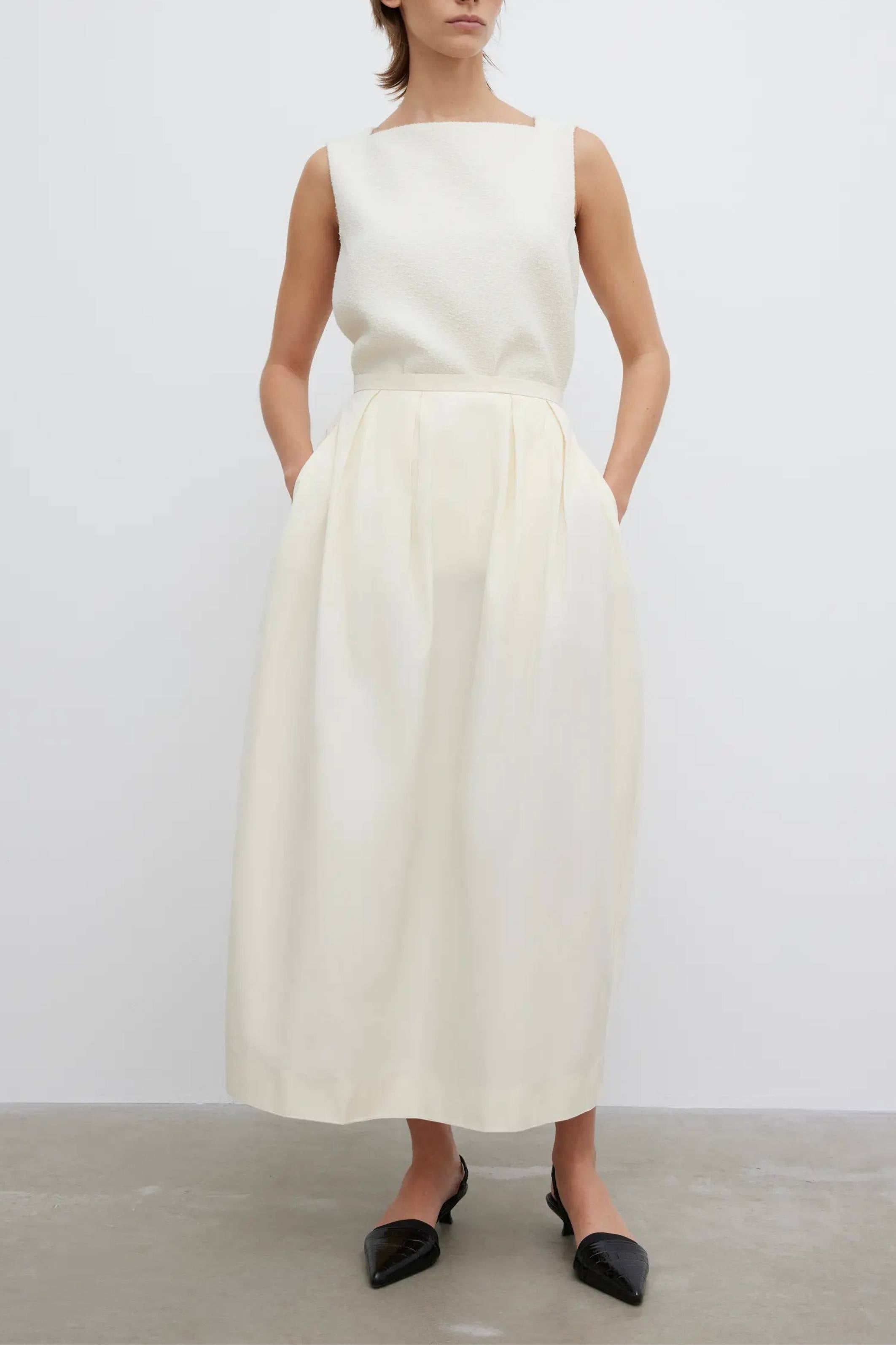Curved pleated skirt - Bessette