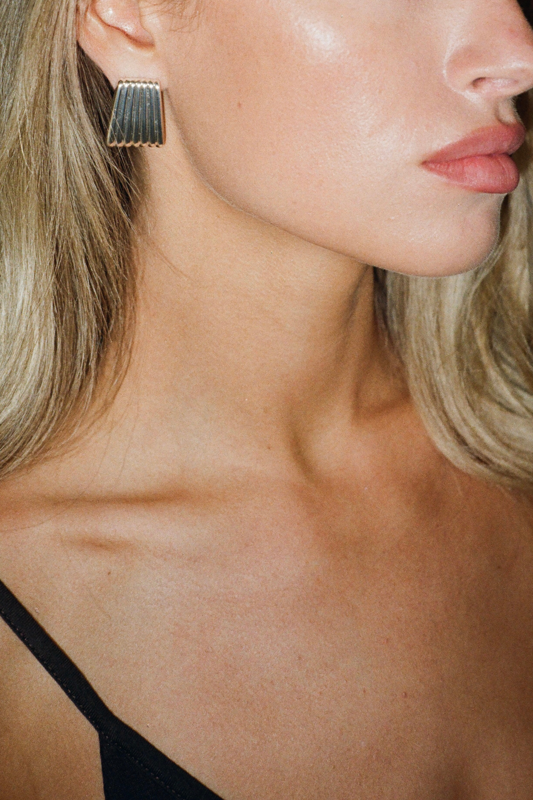 Heaven Mayhem Ribbed Silver Earring - Bessette