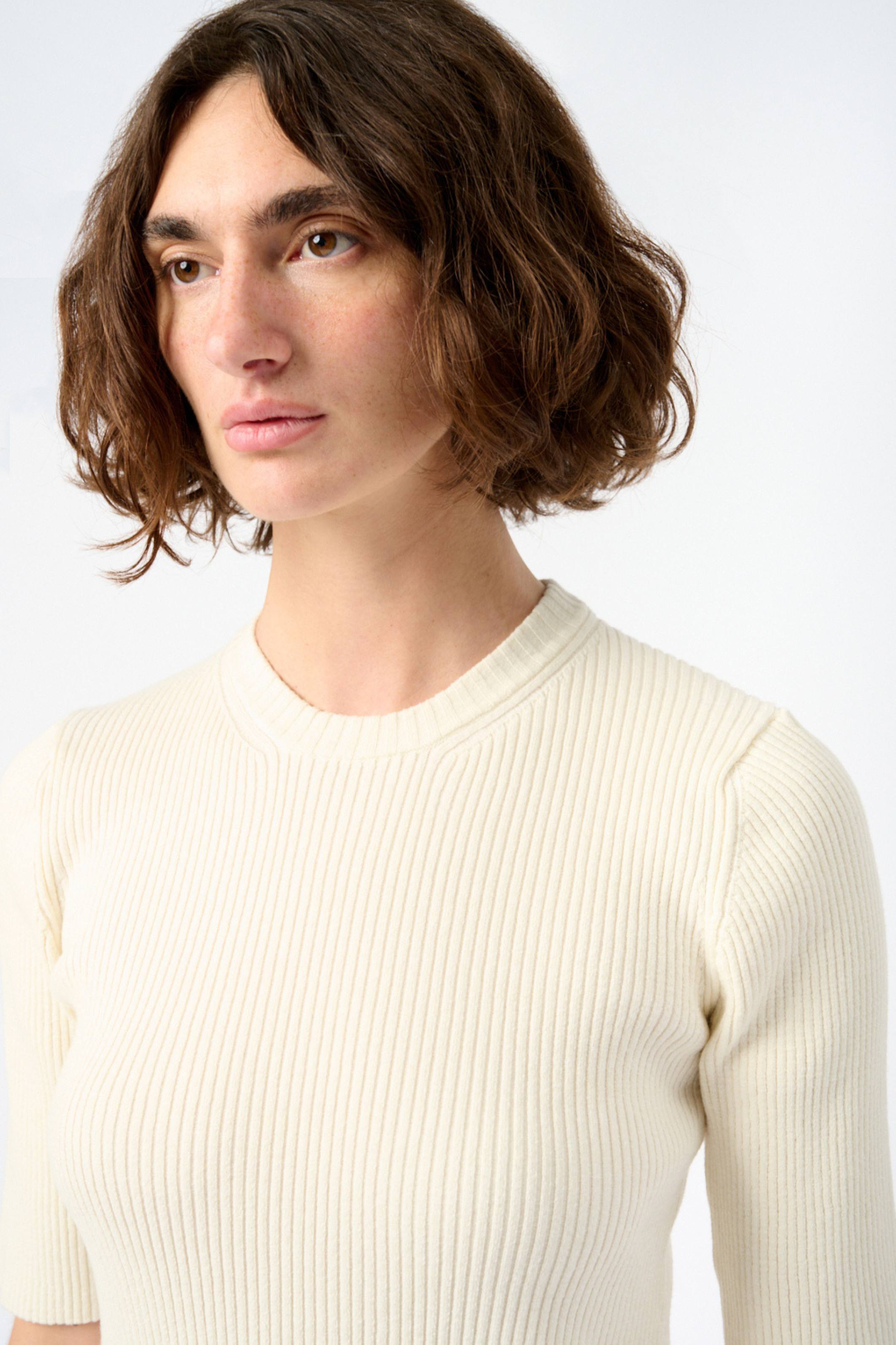 Ribbad topp i bomullscrepe