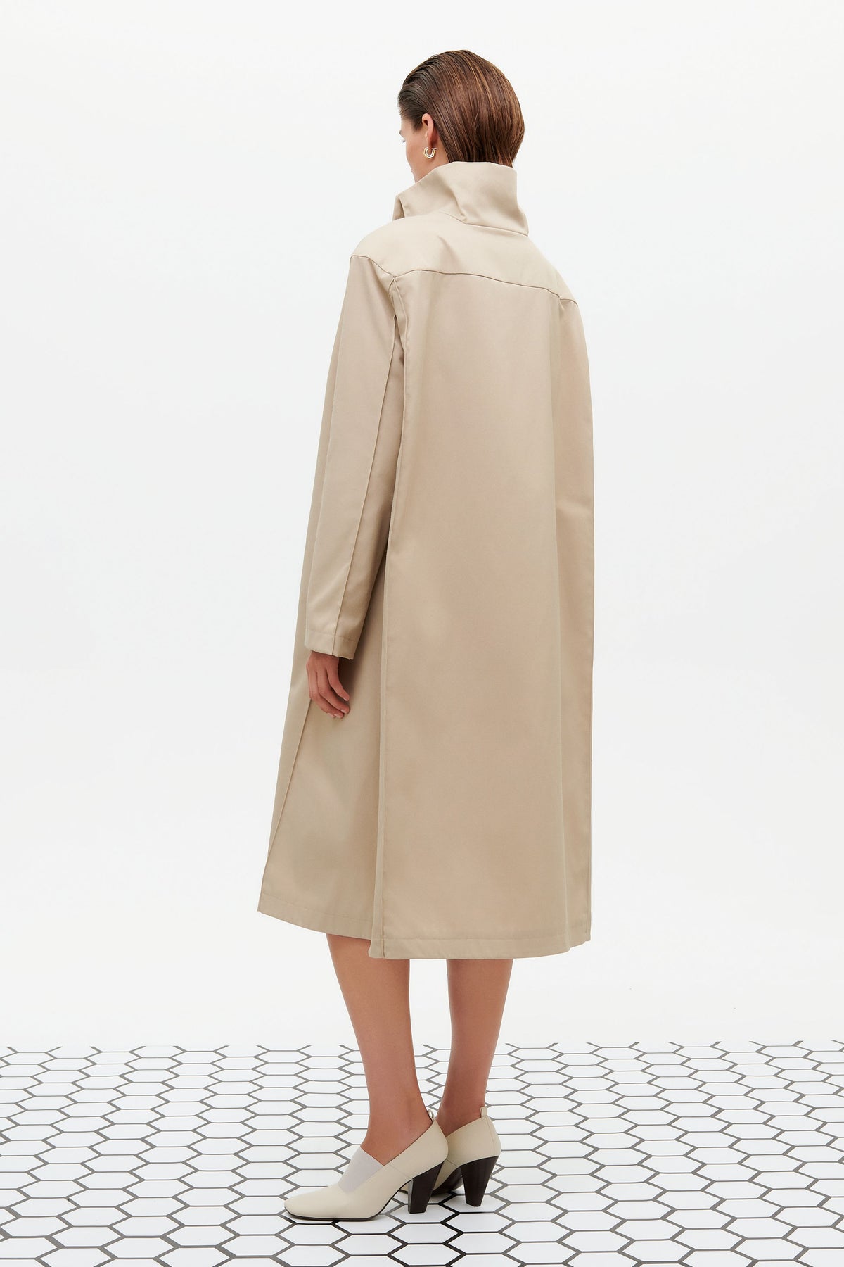 SQUARE RAIN COAT (beige) - Bessette