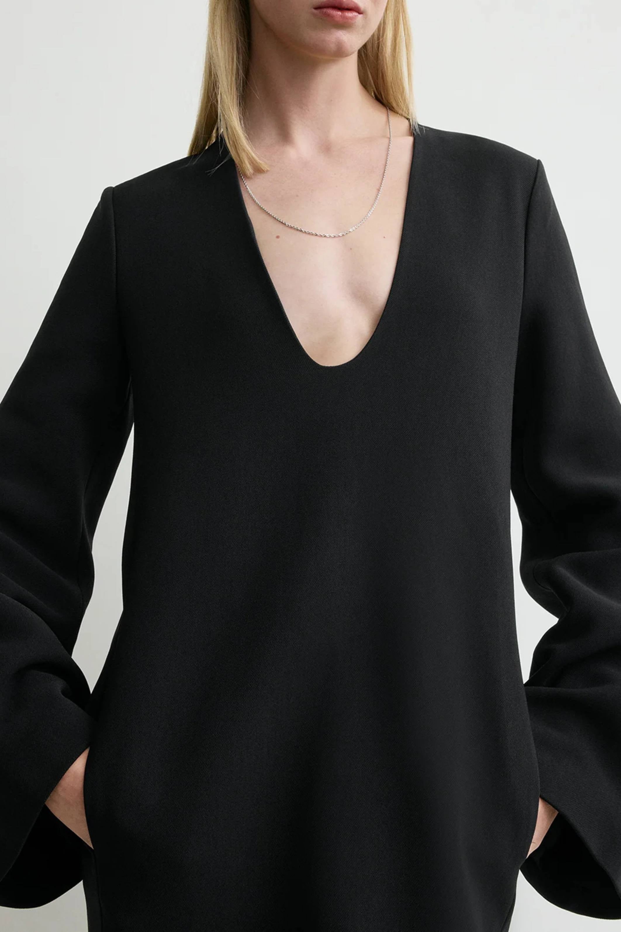 Short bell-sleeve dress