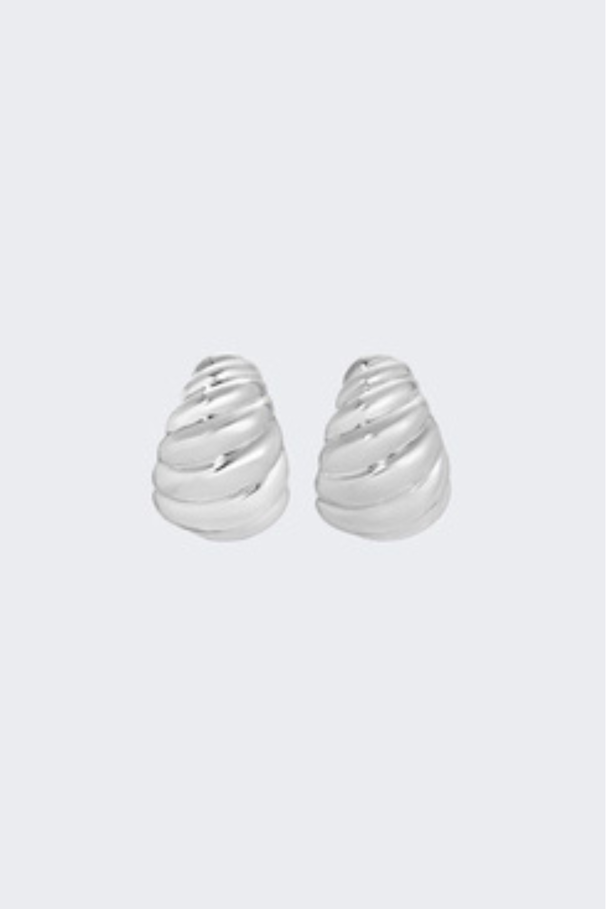Heaven Mayhem Shell Silver Earring - Bessette