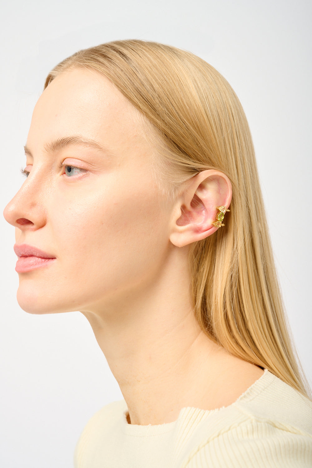 Кафф для ушей с цитрином, перидотом и сапфиром