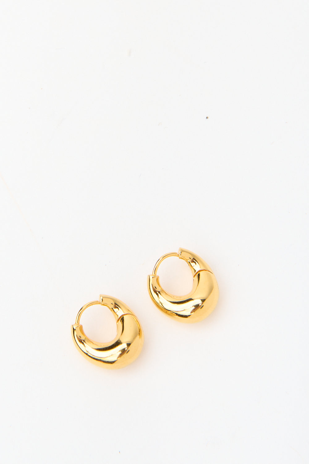 Charlotte Chesnais Bo Lips Earrings - Bessette