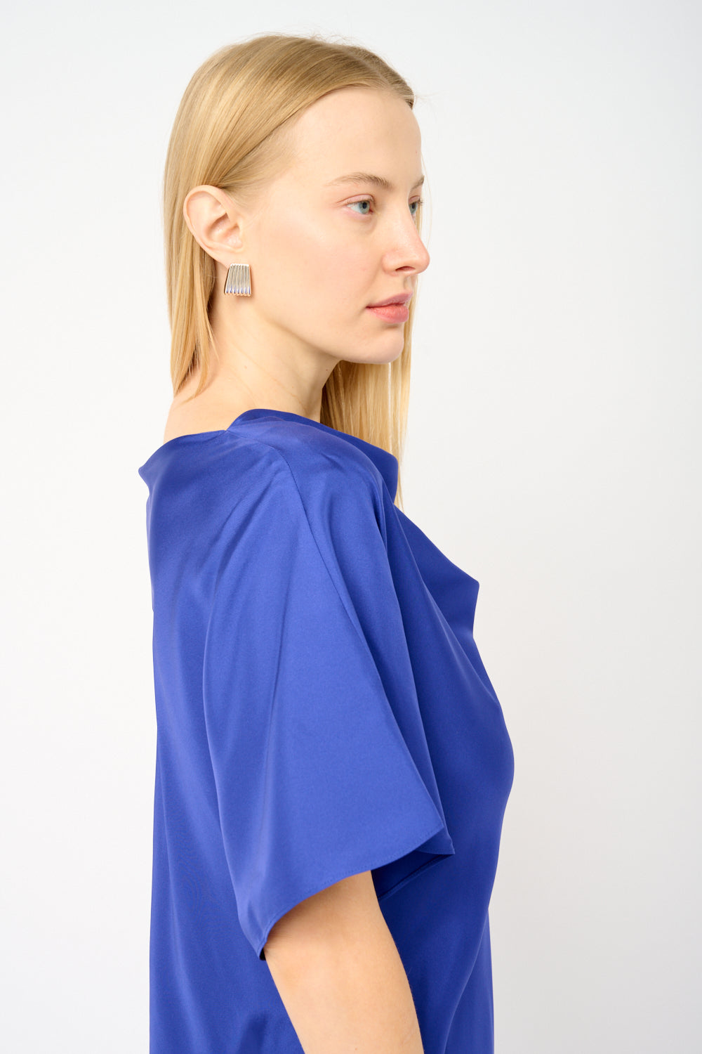 Vestido de seda fluido drapeado