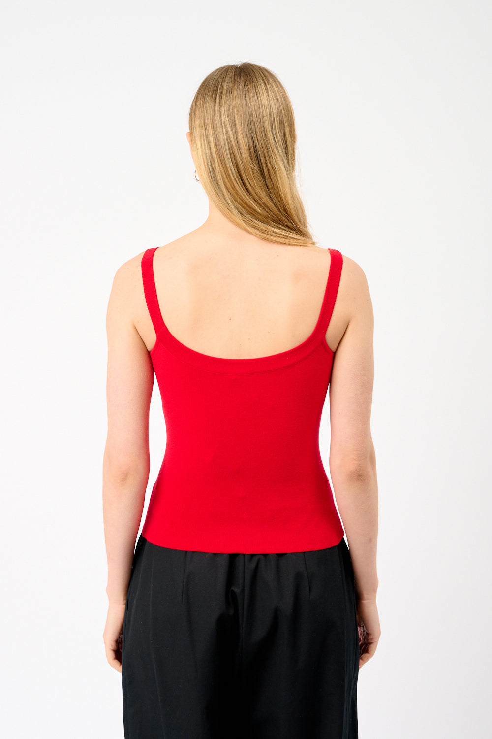 Top en tricot à épaules dénudées avec des fleurs