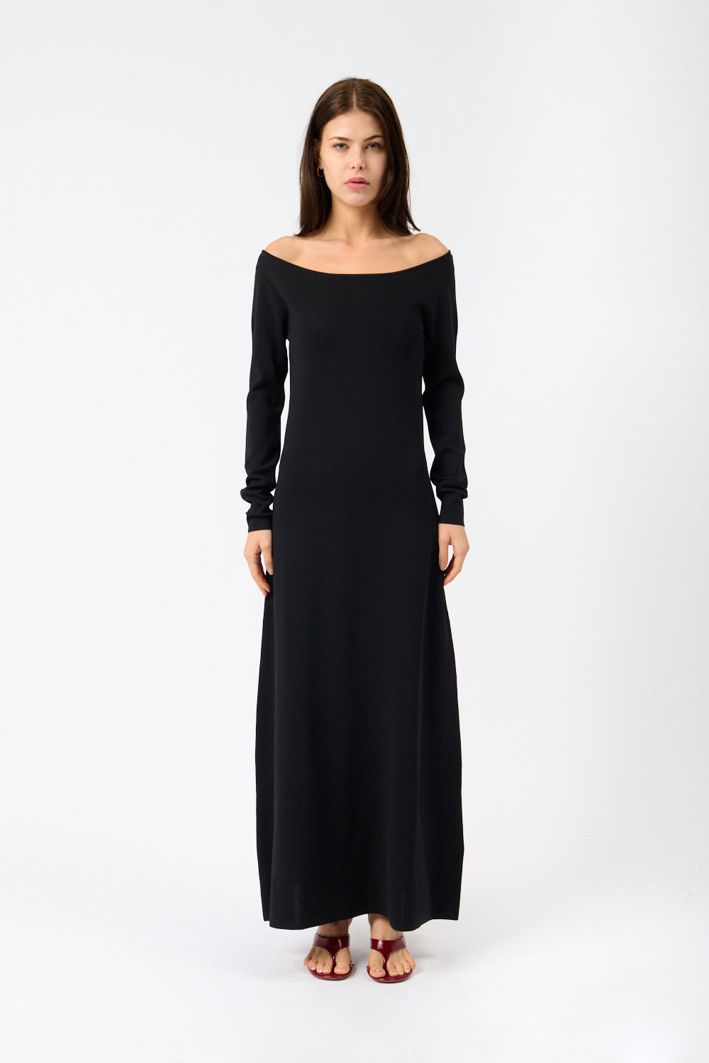 Rhe Black Off-Shoulder Knitted Dress Rhe Black Off-Shoulder Knitted Dress