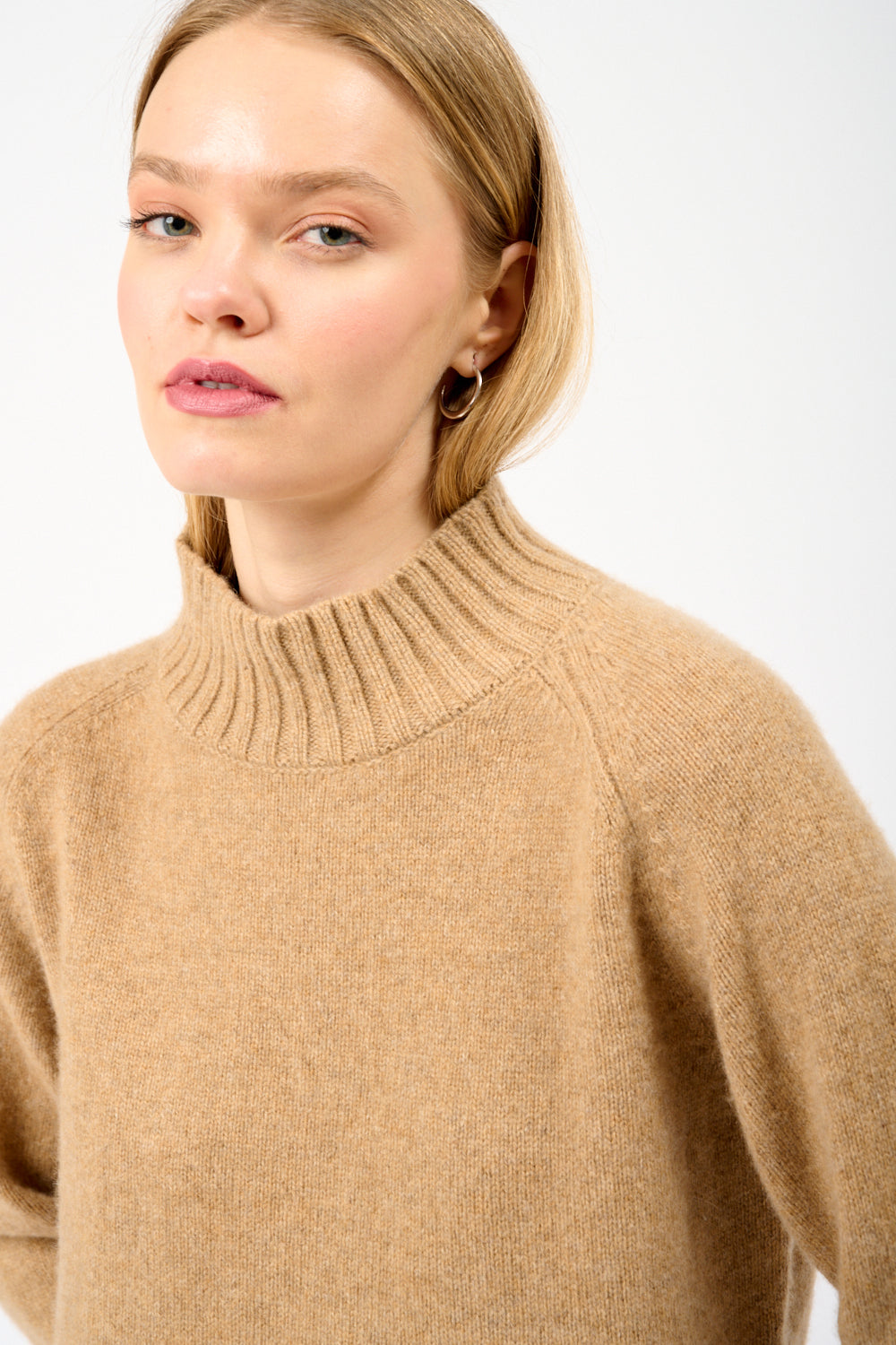 Cuello alto para mujer Camel