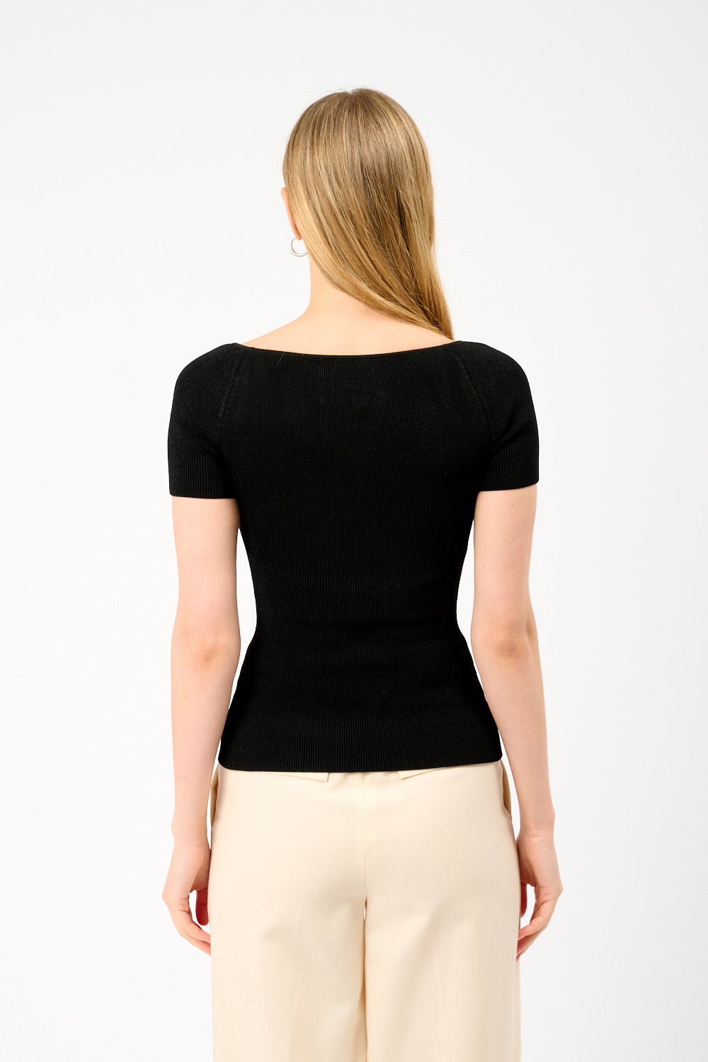 توب غايا بأكمام قصيرة