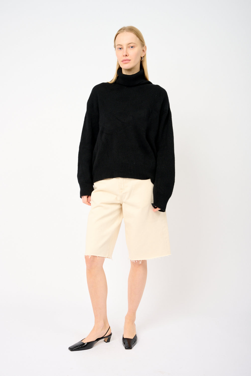 Short en denim écru à coupe ample