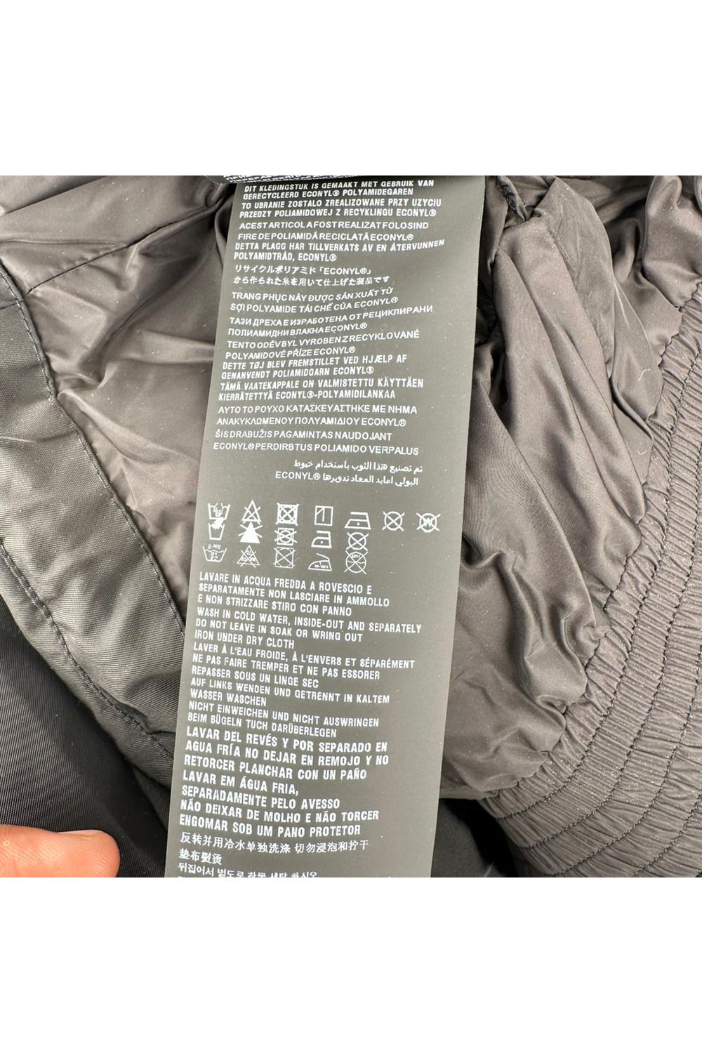 Prada Re-Nylon Cropped Down Jacket in Black Polyamide
