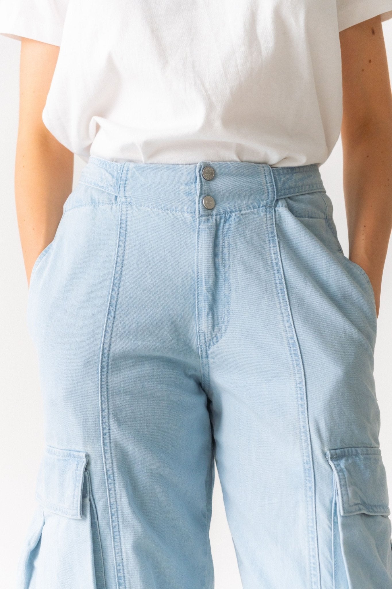 Frame Blue Wide-Leg Cargo Jeans - Bessette
