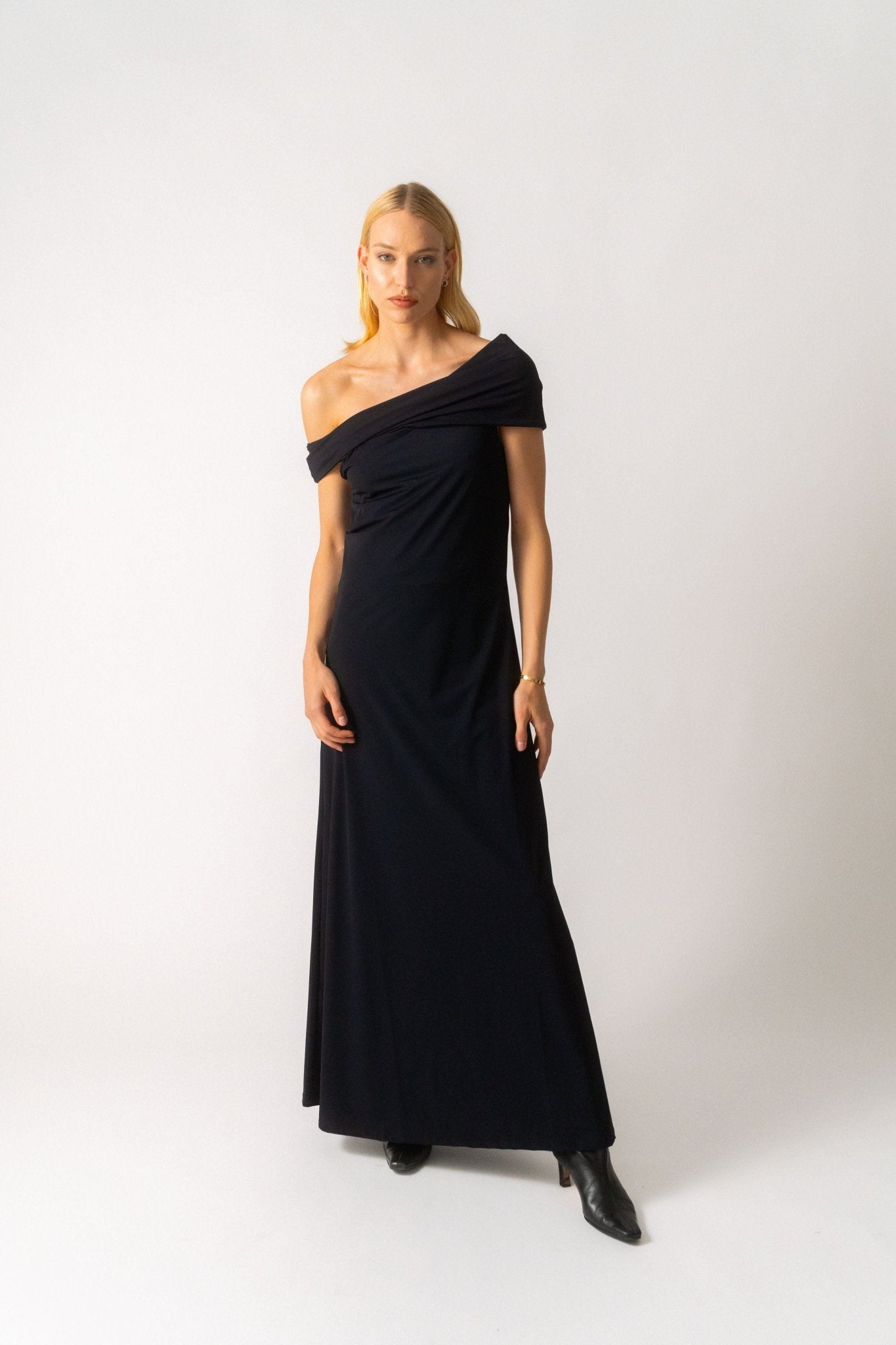 rohe asymmetric off-the-shoulder dress Róhe Black Off-The-Shoulder Maxi Dress