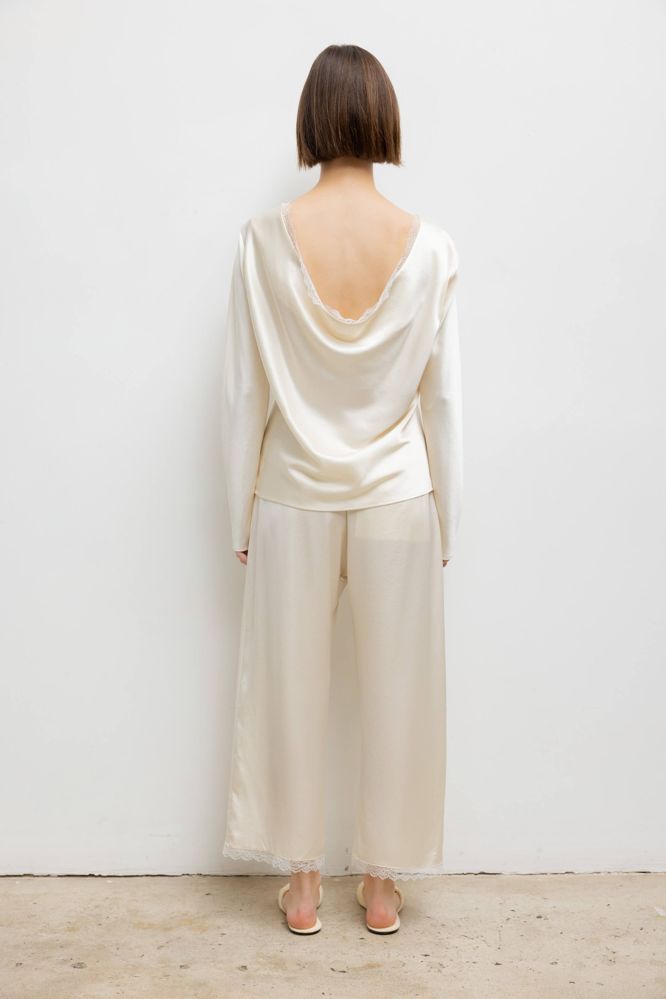 Barb lace low back top - Bessette