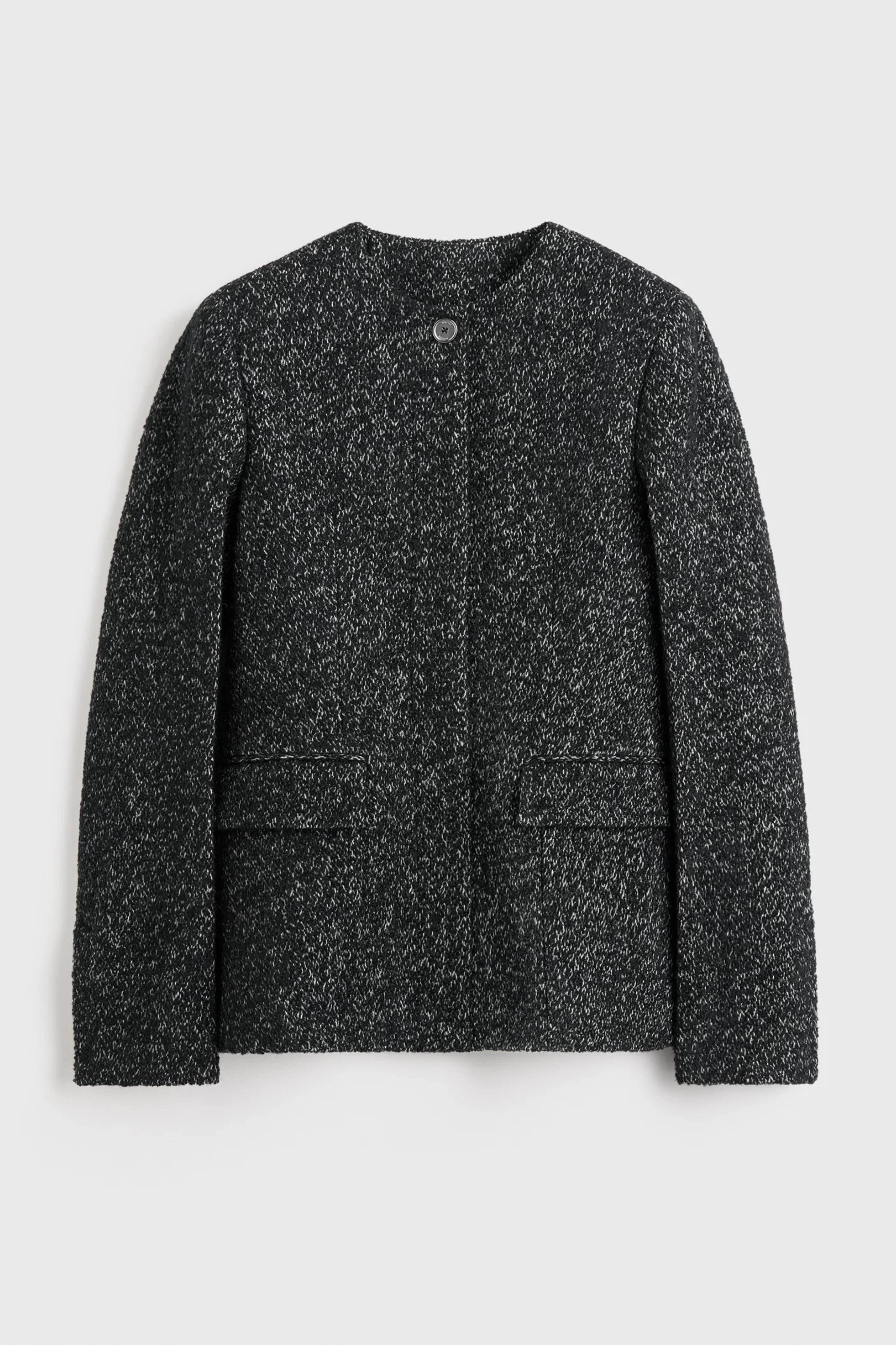 Collarless cinched jacket