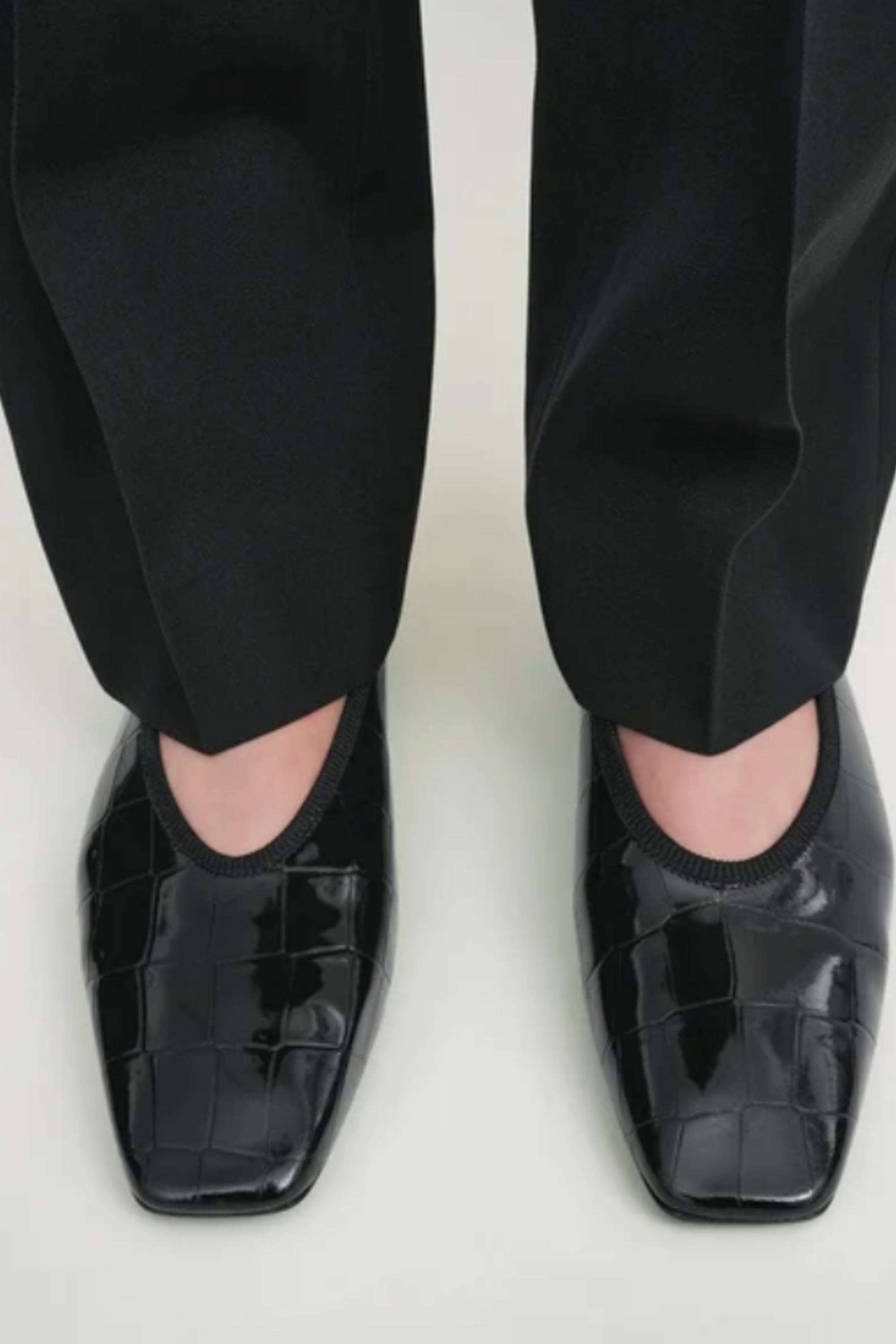 Minimalist Croco-Embossed Ballerinas