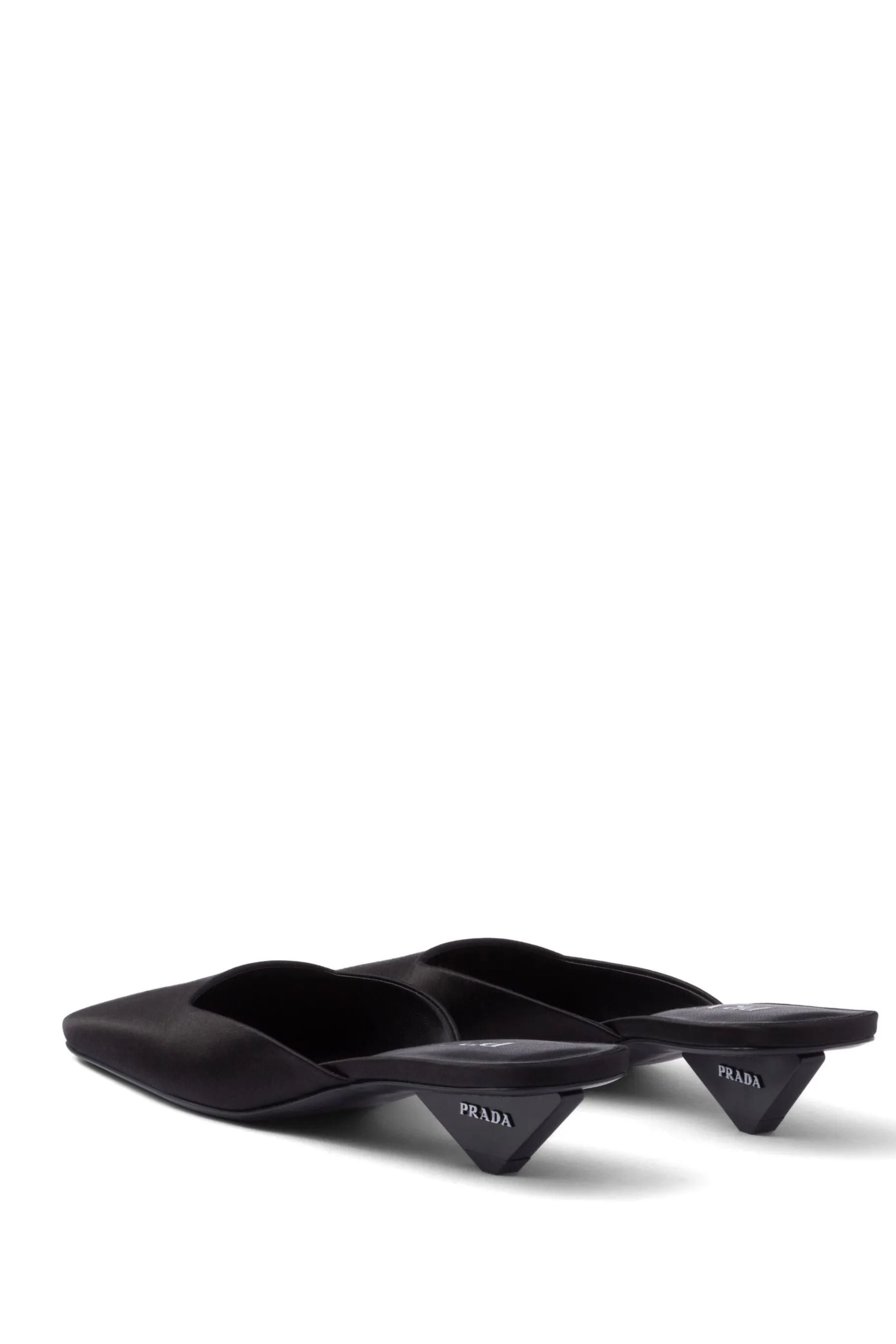 Schwarze Satin Pantoletten