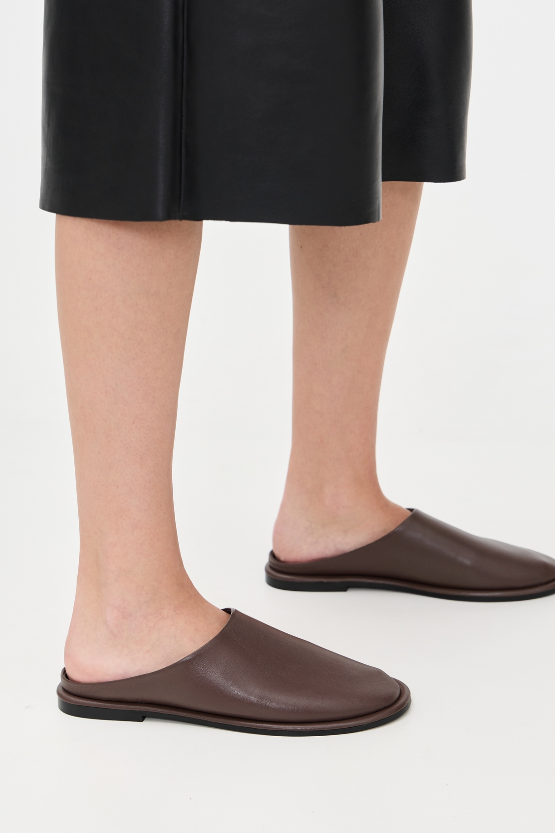 The Spencer Flat Walnut - Bessette