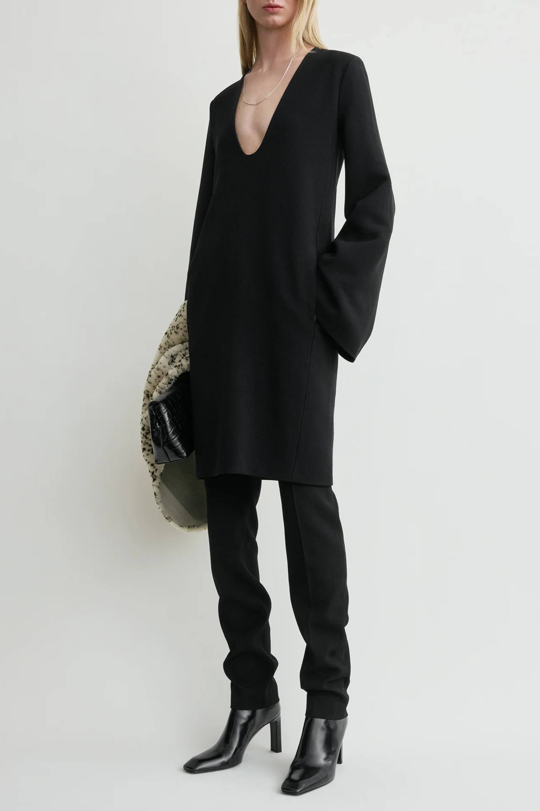 Short bell-sleeve dress