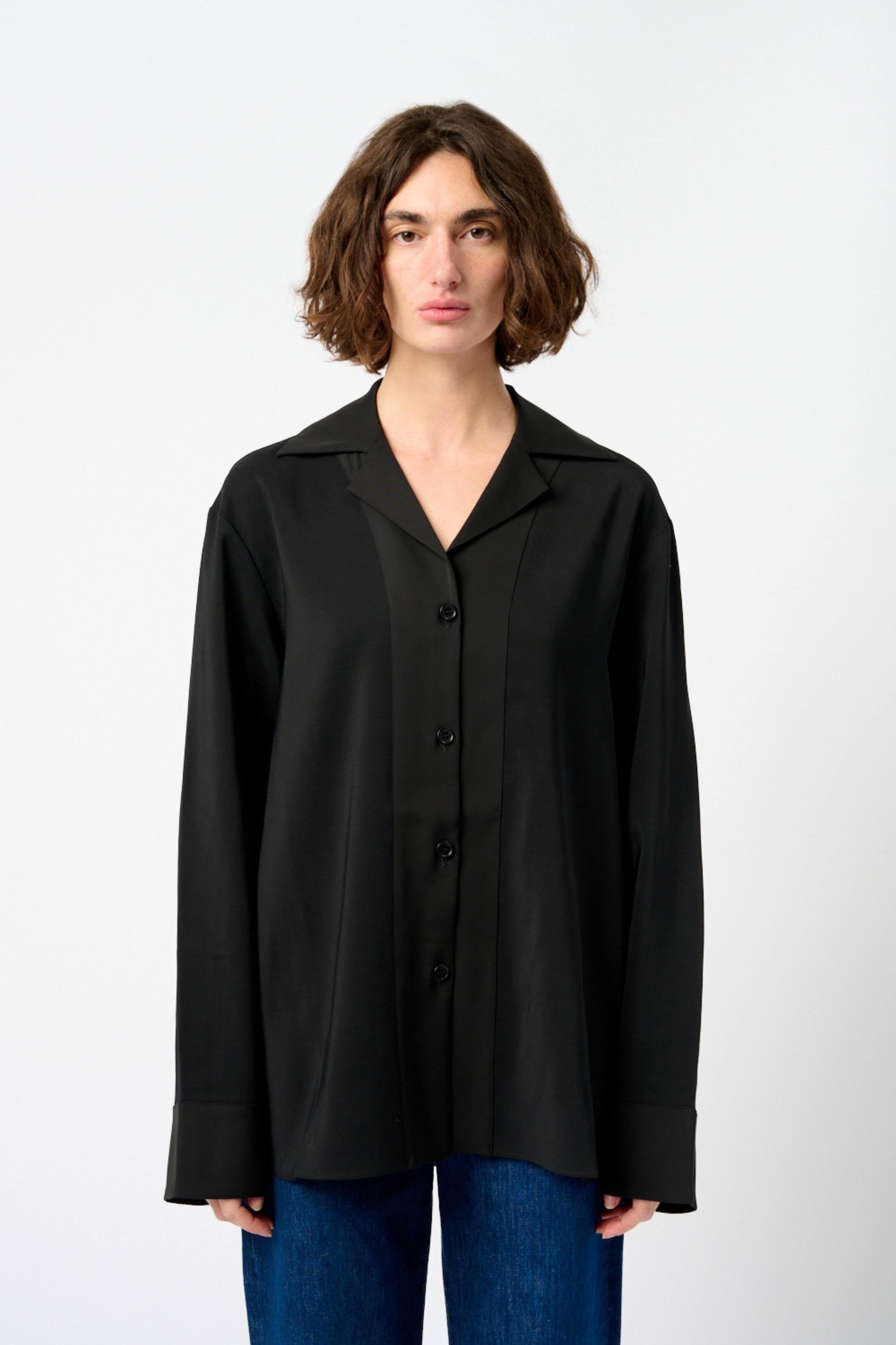 قميص كريب مزين بالساتان