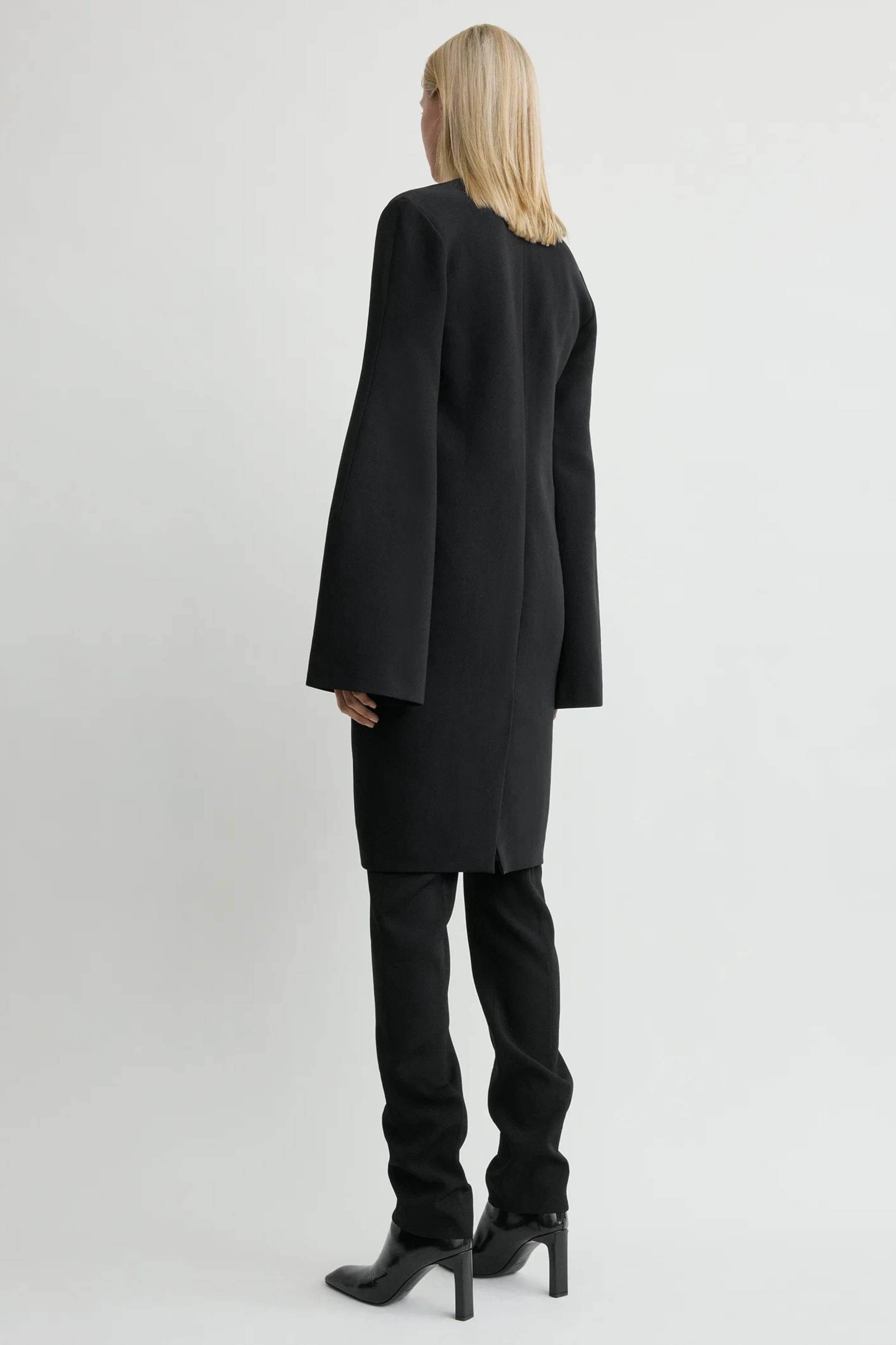 Short bell-sleeve dress