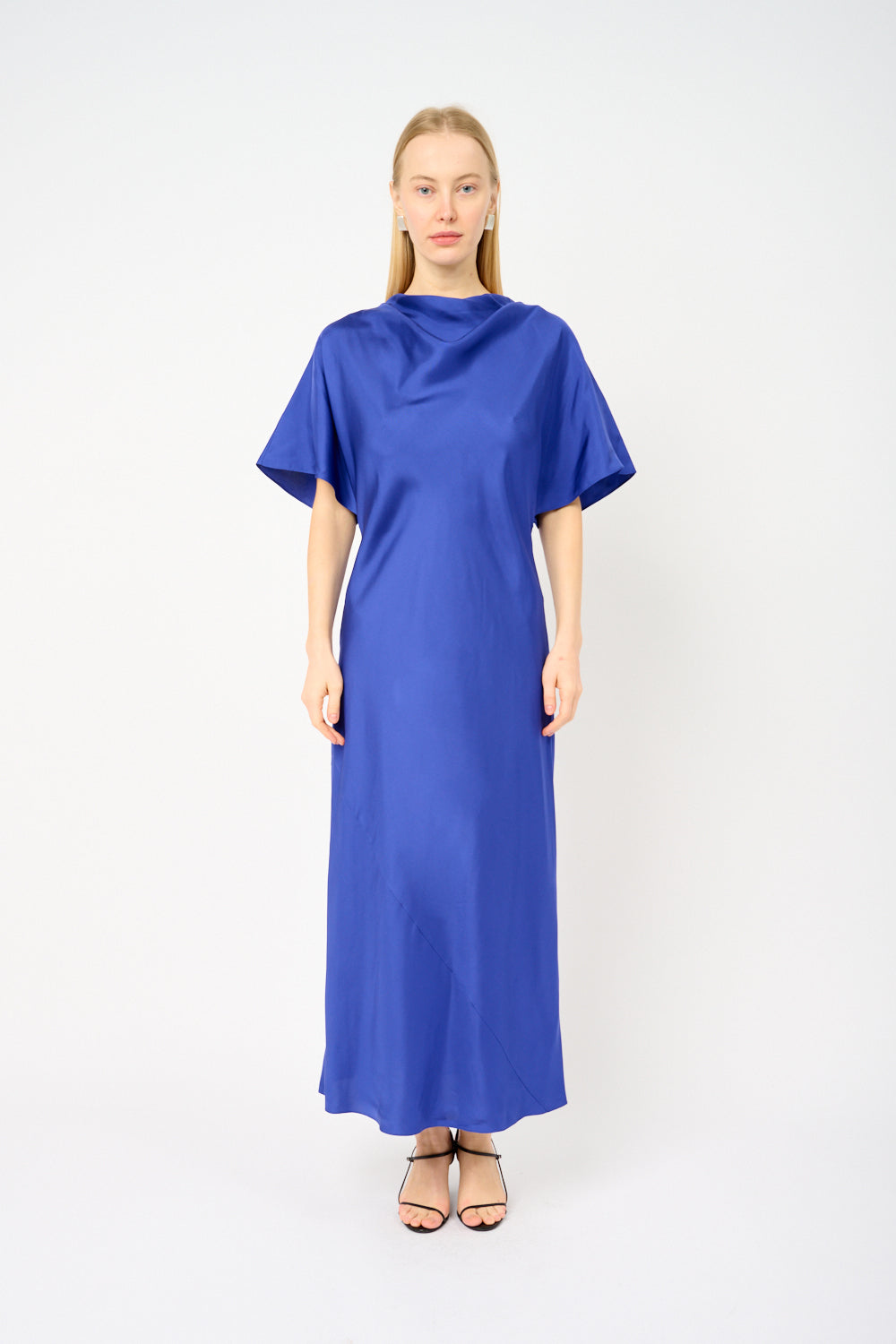 流體垂褶絲質連身裙