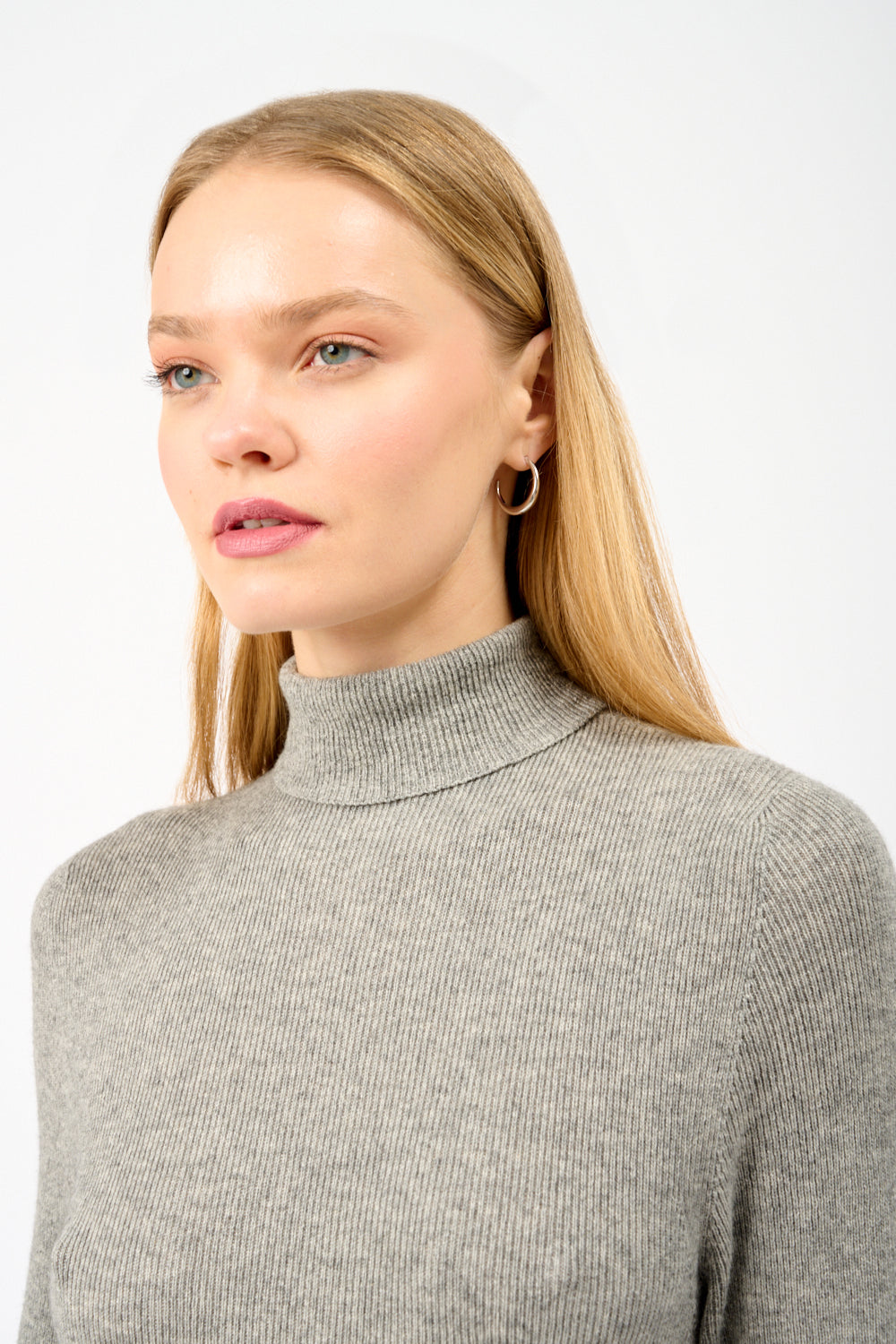 Delicash 灰色絲質與開士米高領毛衣