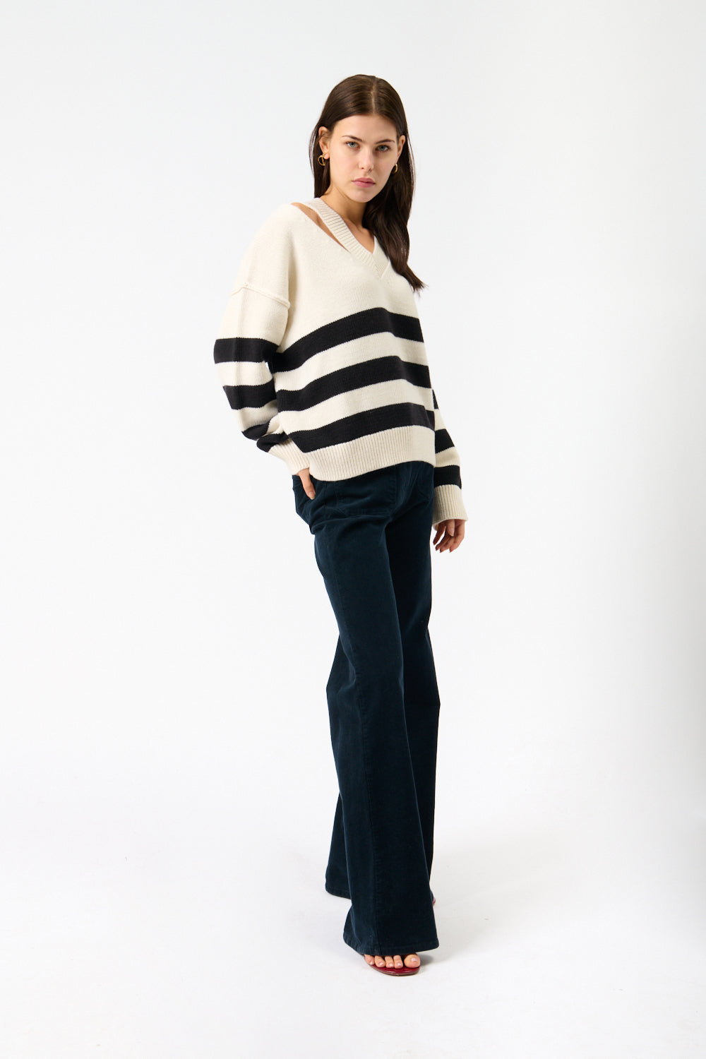 Róhe Deconstructed Cashmere Knitted Breton V-Neck Sweater - Bessette