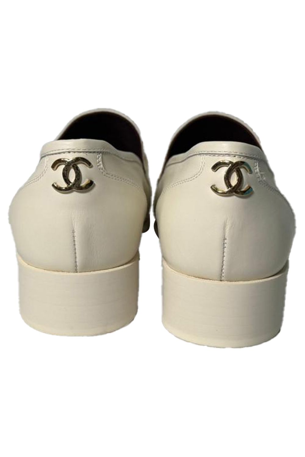  Chanel Chain Accent Wingtip Loafers in White Leather