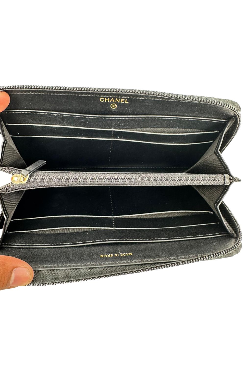  Chanel Timeless CC Zipped Long Wallet in Black Caviar Leather