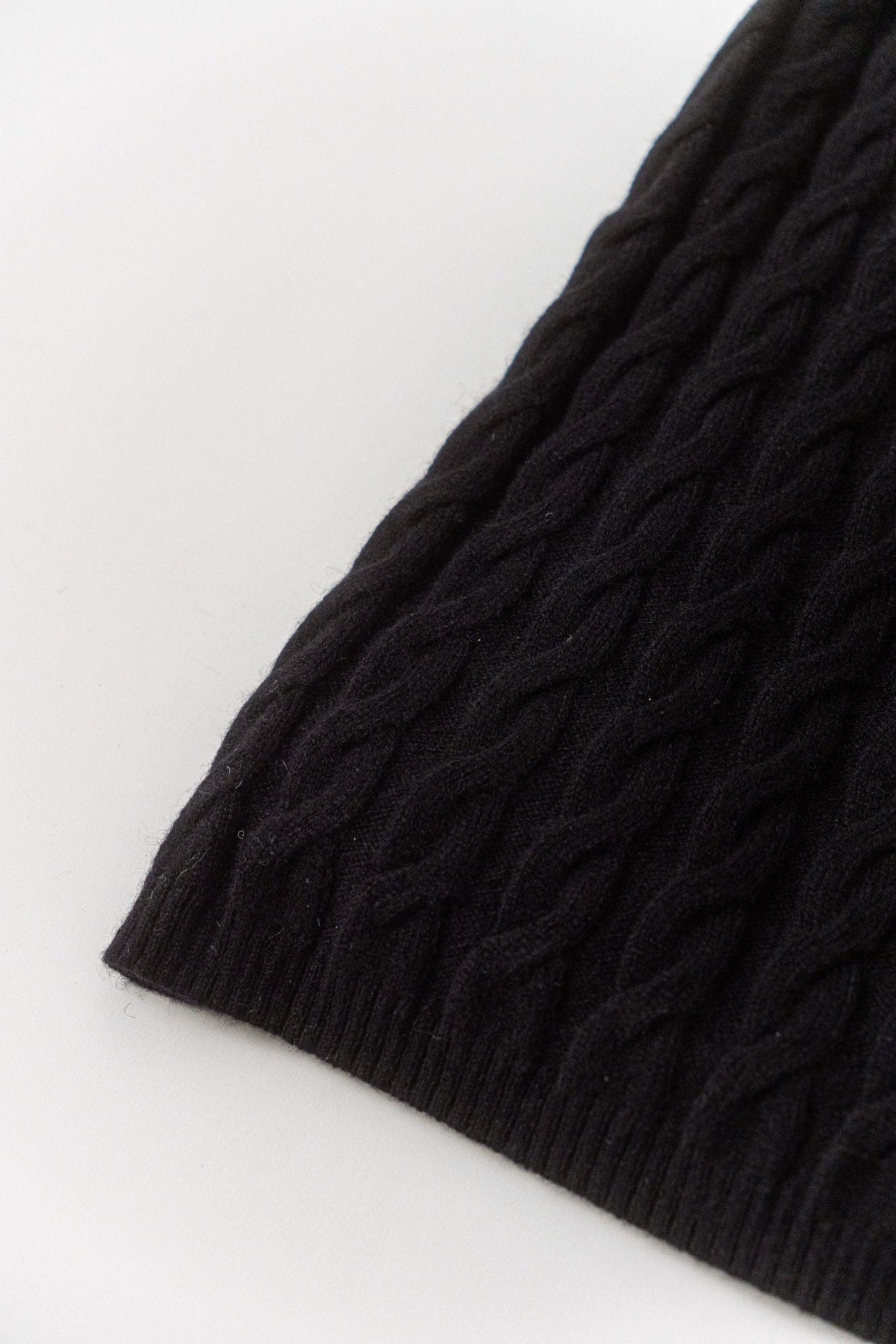 Toteme Embroidered Cable-knit Scarf Black - Bessette