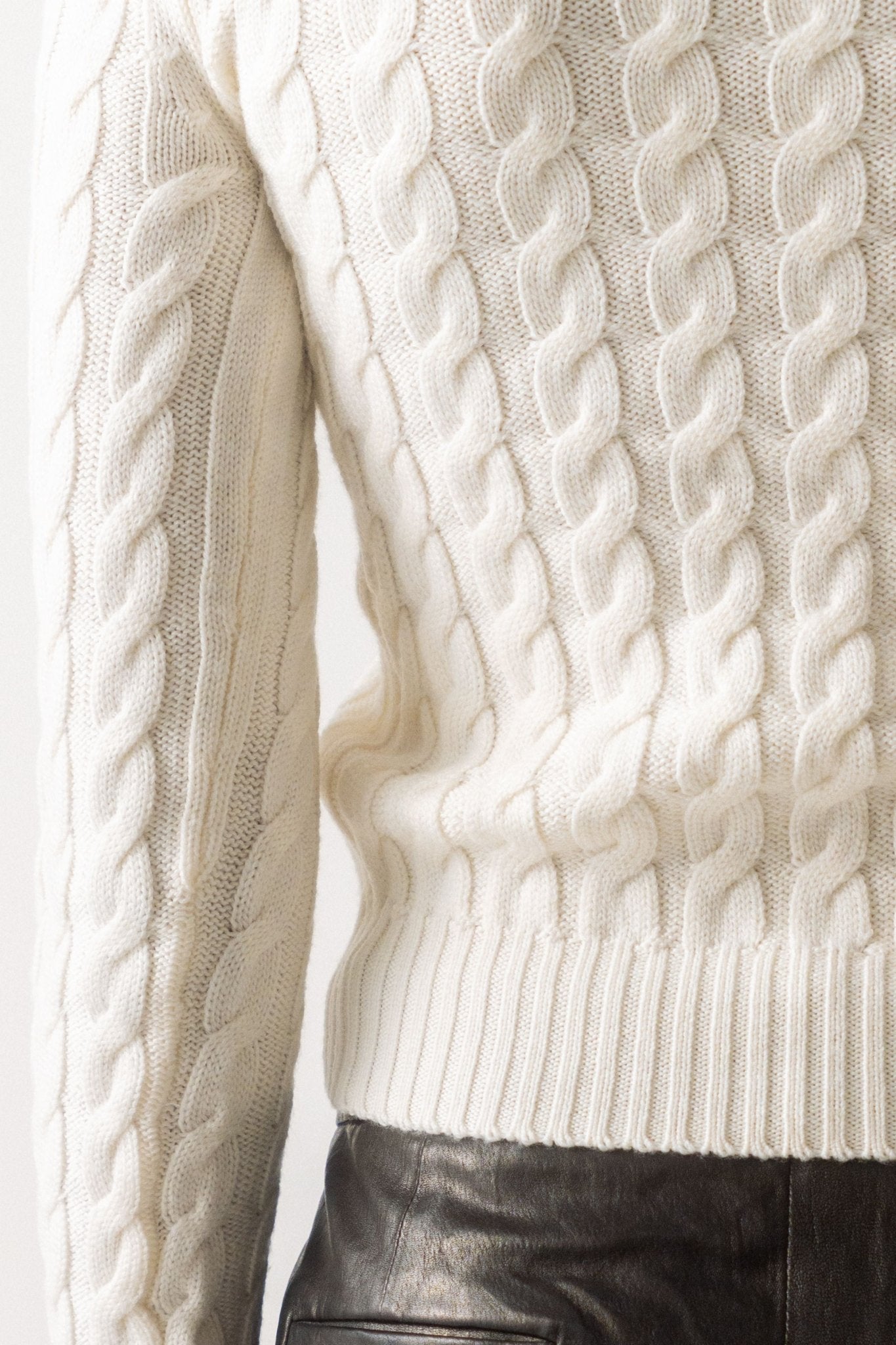 Toteme Petite Cable Knit Cream - Bessette