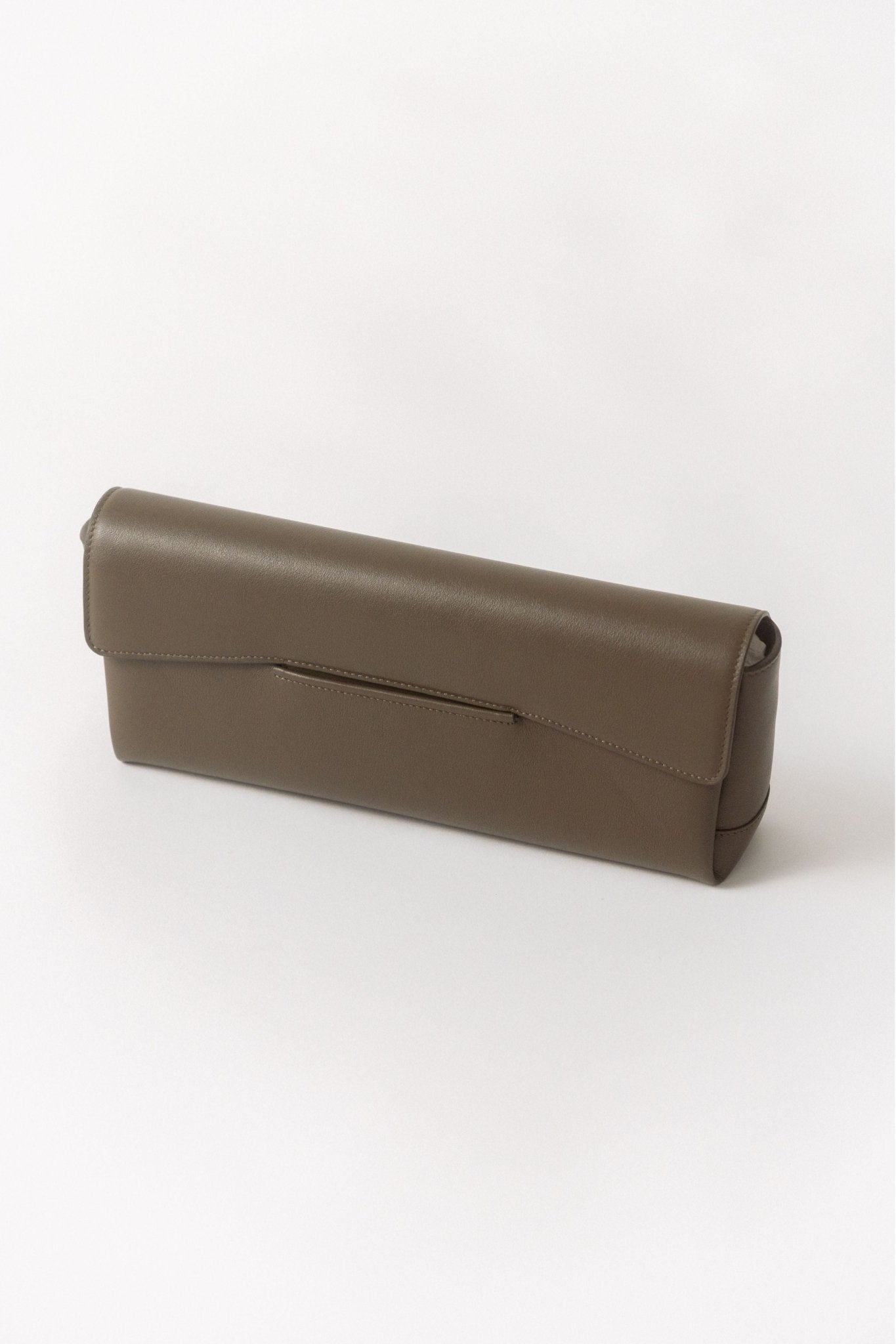 Toteme Soft T-Clutch Khaki - Bessette